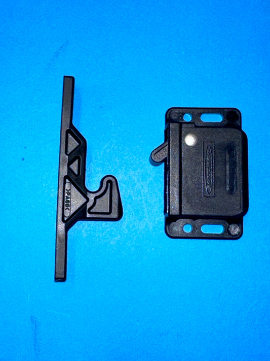 10 LB Grabber Latch - C3-180