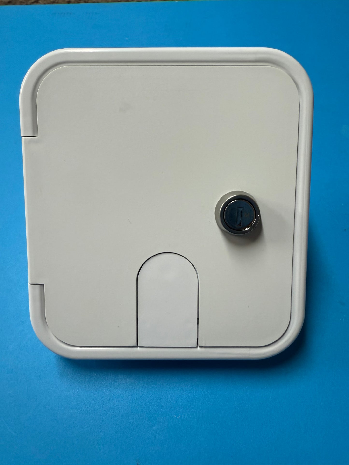 Locking City Water Hatch